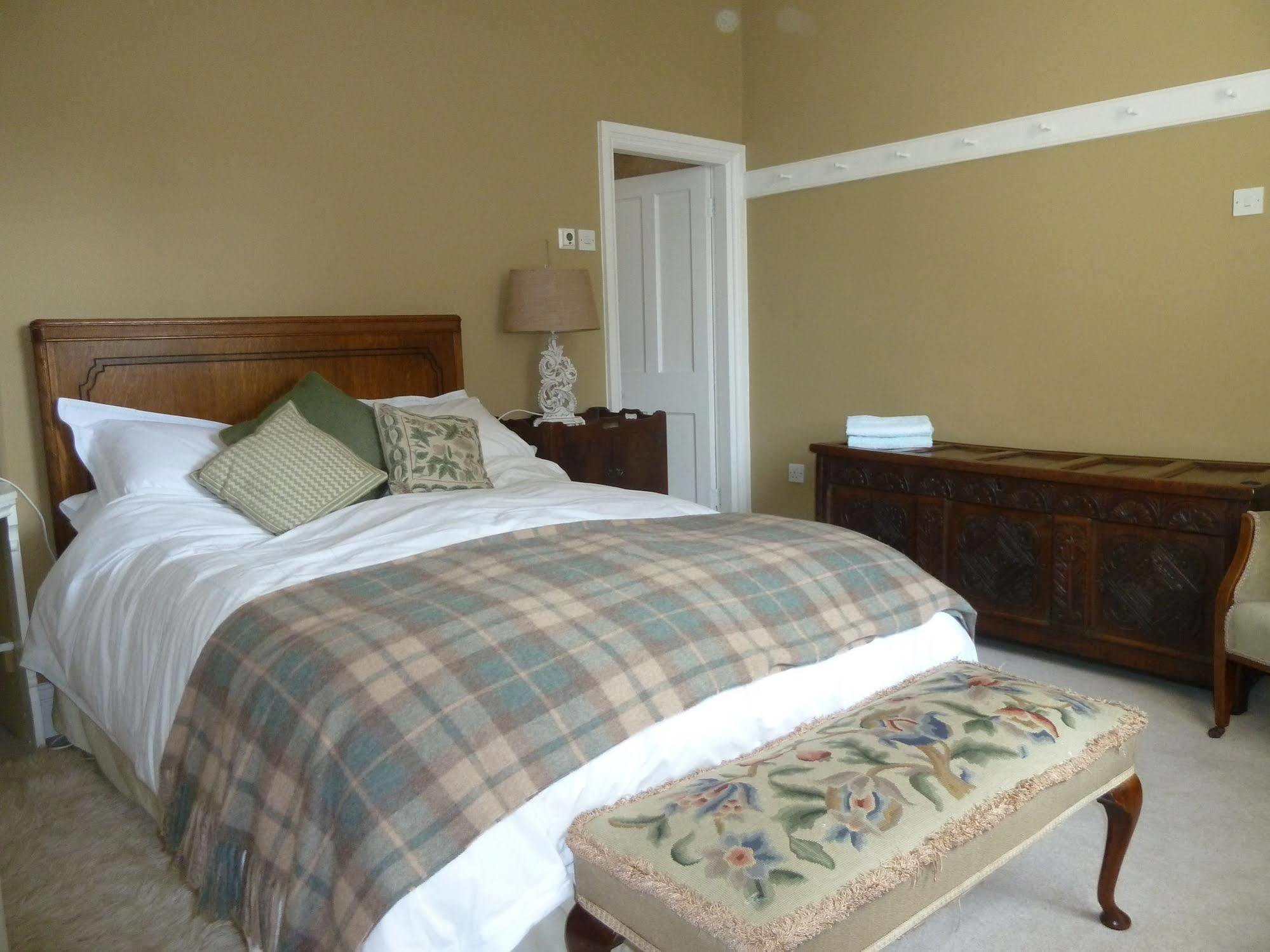 The Old Vicarage B&B ไทดส์เวลล์ ภายนอก รูปภาพ