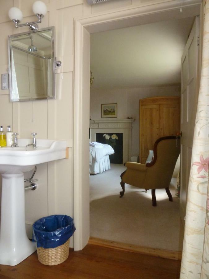 The Old Vicarage B&B ไทดส์เวลล์ ภายนอก รูปภาพ